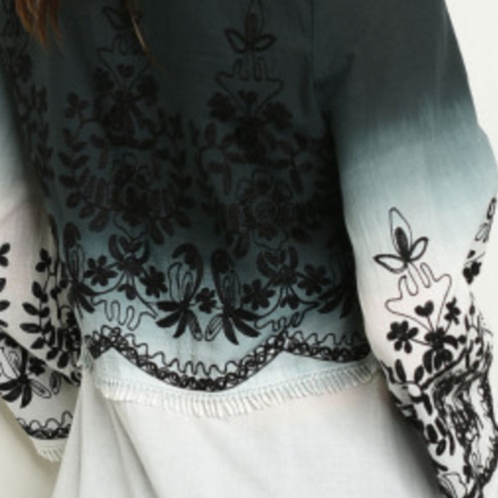 STORY Ombre 3/4 Length Bell Sleeves Embroidered Tunic Top Sizes Sm Md & Lg NWT - Picture 4 of 5
